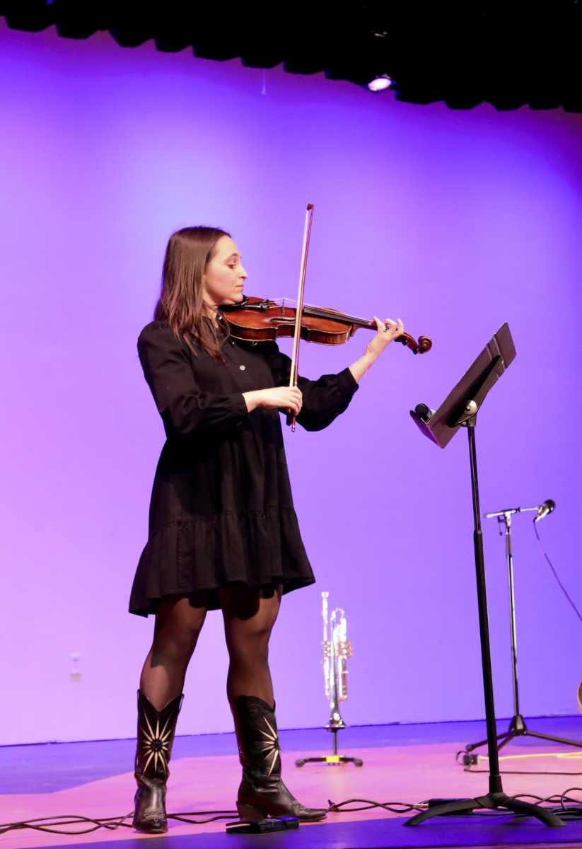 Hannah Cohen performing during Pro Vita